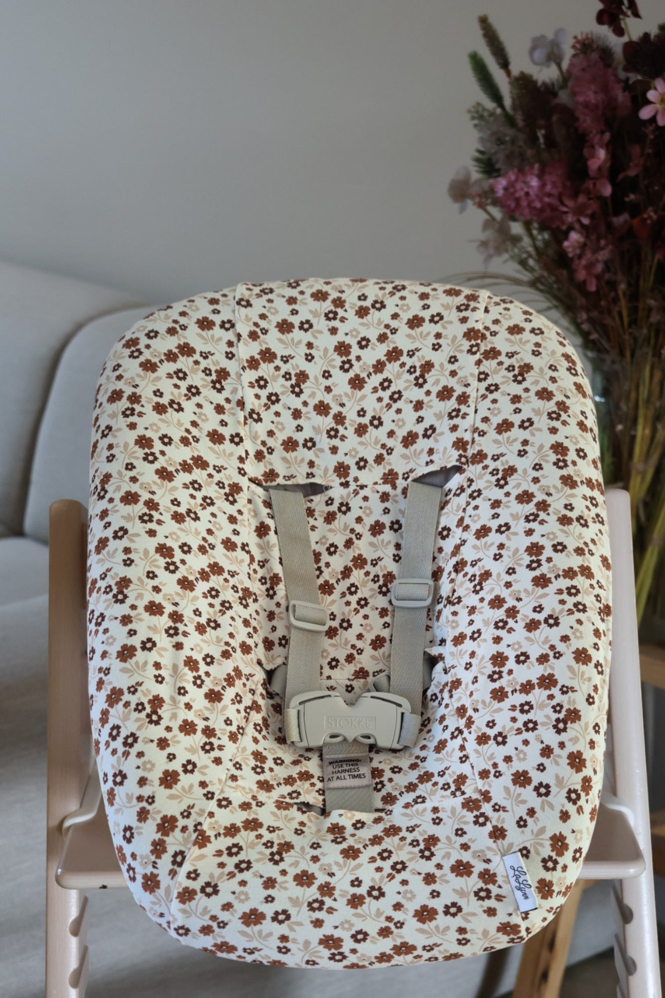 Newborn hoes voor de Stokke Tripp Trapp - little flowers camel