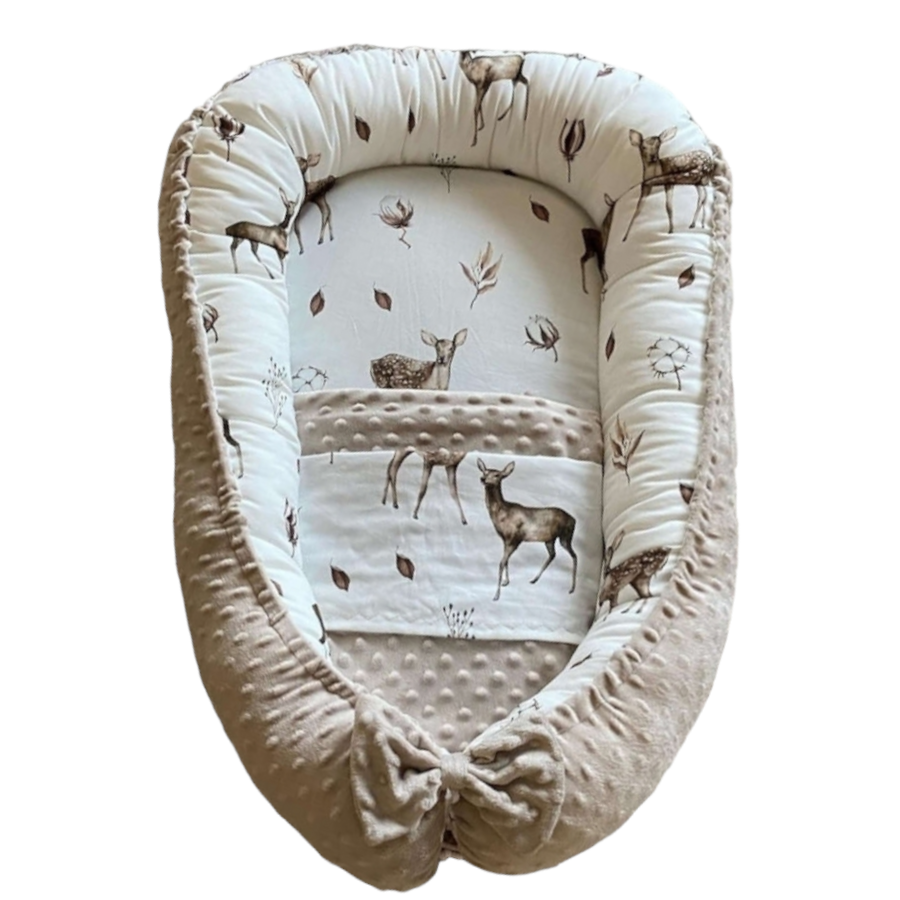 Babynestje lichtbeige minkey fleece met hertjes